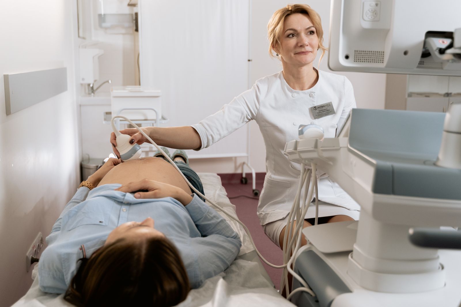 Prenatal ultrasound screening during a clinic visit